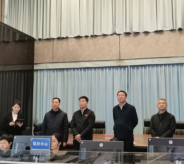 20250322交通部公路局副局長(zhǎng)于海洋一行到川西公司監(jiān)控中心調(diào)研指導(dǎo)工作_副本.jpg